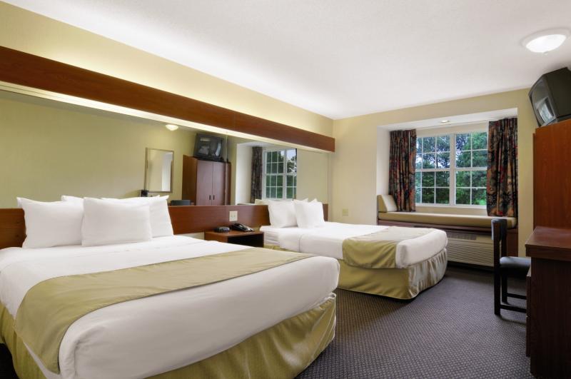 Microtel Inn & Suites By Wyndham Perimeter Center Sandy Springs Room photo