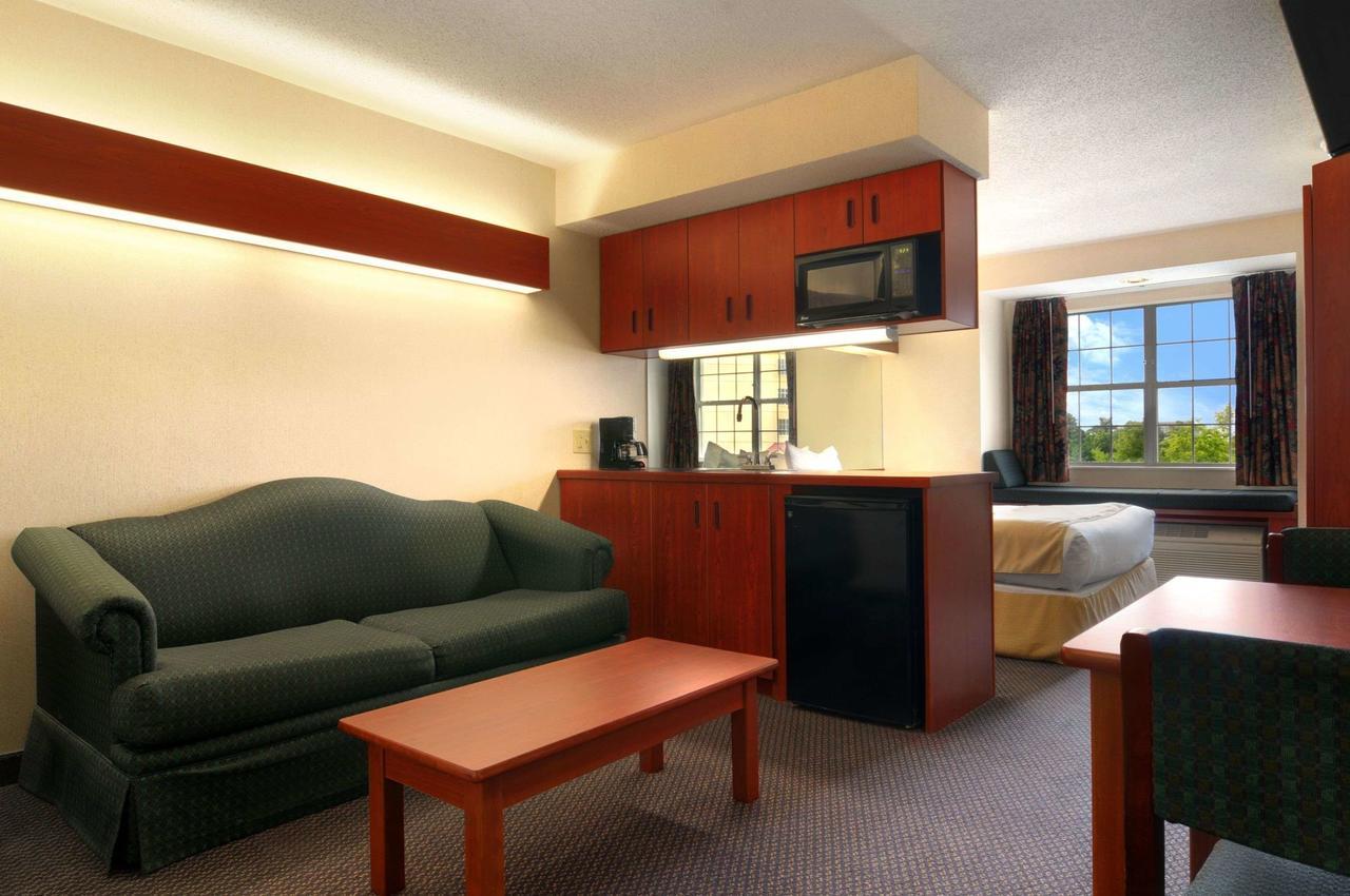 Microtel Inn & Suites By Wyndham Perimeter Center Sandy Springs Exterior photo